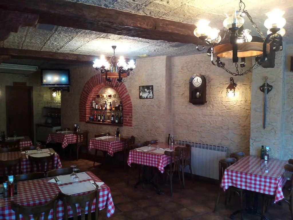 Hostal Restaurante Cornella 코르네야 데 요브레가뜨 게스트하우스